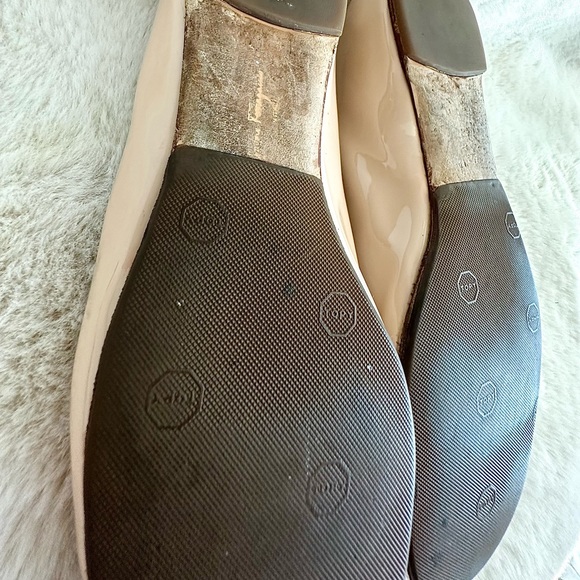 Salvatore Ferragamo 9 1/2 patent leather ballet sandals slippers pre-loved $800 - Picture 2 of 11